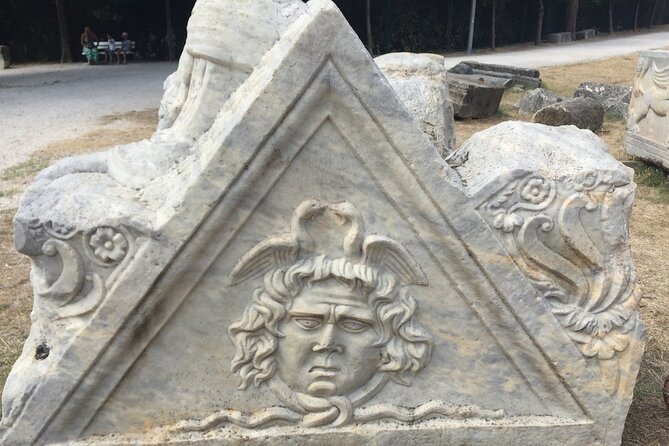 Salona & Amphitheater - Private guided tour - Admission incl. - Stop 4: Biskupska palača (Palatium episcopi) and Early Cathedral Foundations