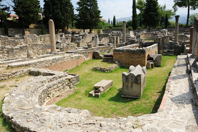 Salona & Amphitheater - Private guided tour - Admission incl. - Meeting Point and How the 2.5 Hours Really Runs
