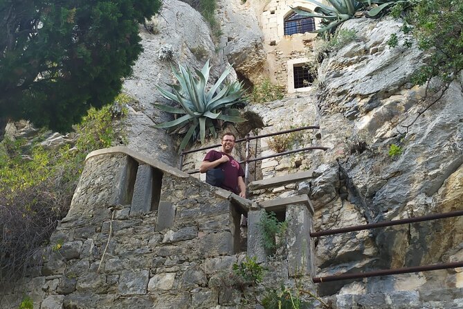 Secret Marjan Park Hiking Tour in Split - Matejuska Fishermen’s Port: the photo finish with a view of the Palace