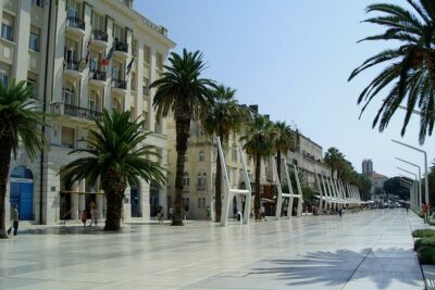 Sightseeing Split's Roman Ruins: A Self-Guided Audio Tour - Start at the Riva: Meeting Point and First Moment on Foot