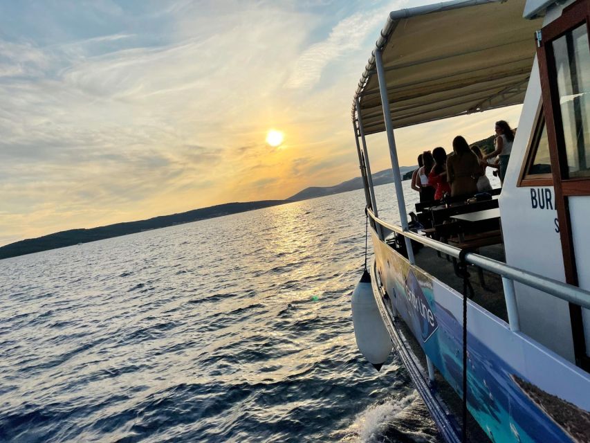 Split: 1.5-Hour Riviera Boat Cruise with a Free Drink - Onboard vibe: music, explanations, and the rhythm of a sightseeing cruise