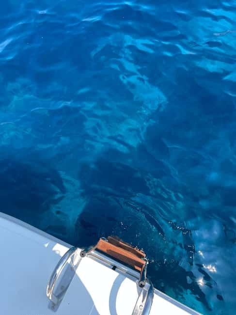 Split: 5 Islands Full-Day Tour to Blue Cave, Vis & Hvar - Hvar island old town: a 2-hour break to actually walk the streets