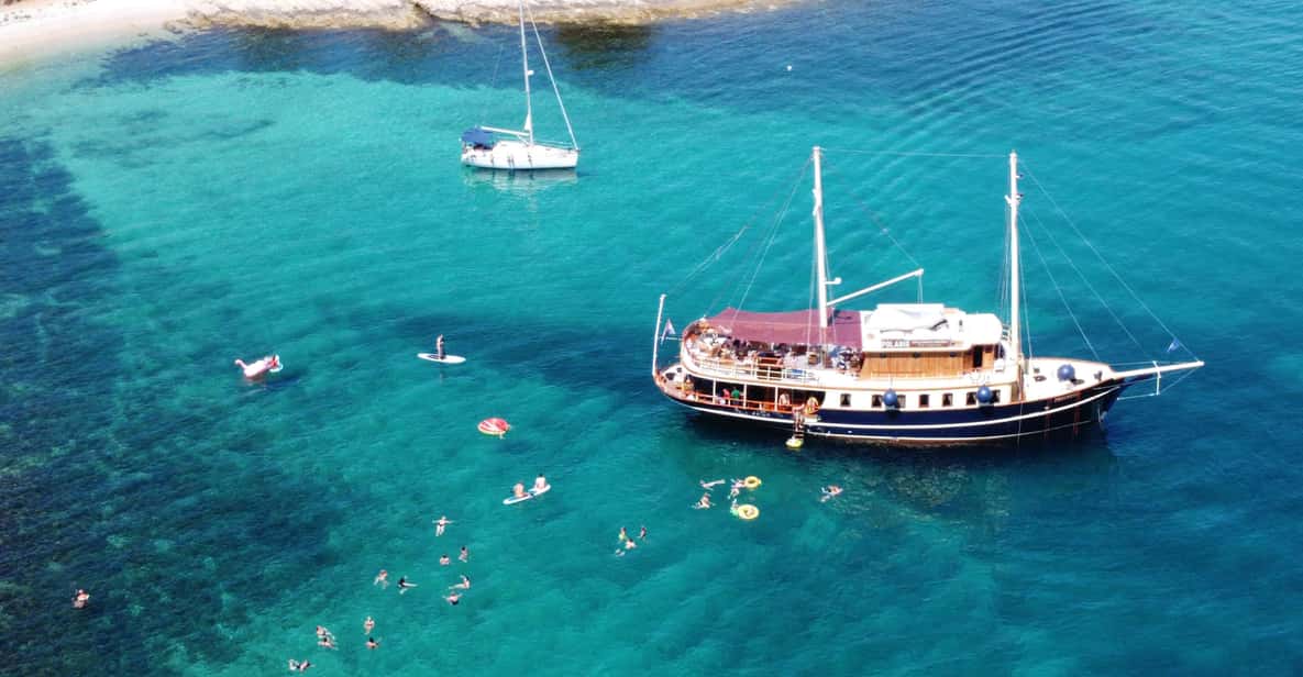 Split: All inclusive Brač & Šolta Island Swimming Cruise - Cruising Toward Solta: Lunch on the Way and Drinks That Actually Help