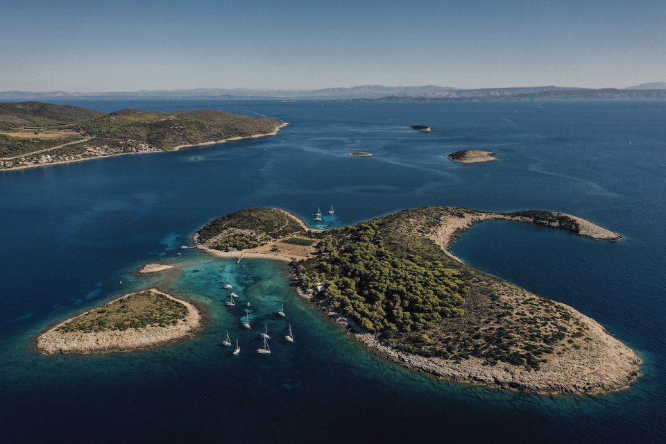 Split: Blue Cave and 5 Islands Tour - Stop 5: Hvar town—fortress views and cathedral square time