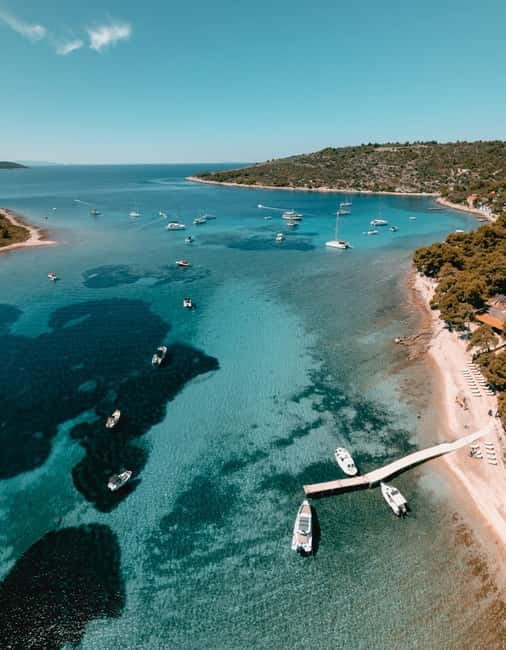 Split: Blue Lagoon & 3 Islands Speedboat Tour - Crew Dynamics: Captain Skills, Host Briefings, and Bilingual Help