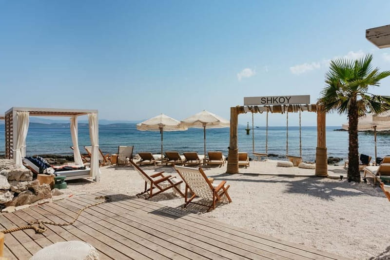 Split: Blue Lagoon & 3 Islands Speedboat Tour - Meeting at Toto Travel and Getting Comfortable on a Speedboat