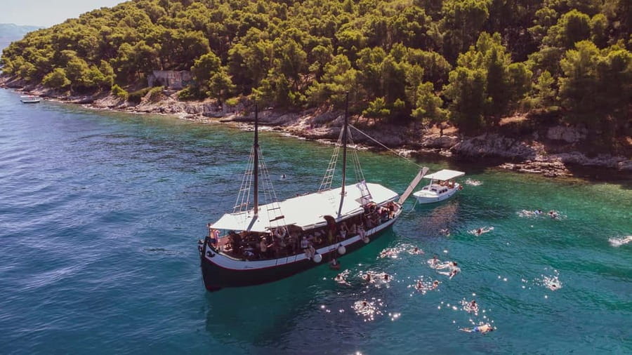 Split: Blue Lagoon & 3 Islands Tour with Lunch & Hidden Bay - Ciovo’s Borko Beach: lunch, shade, and a slower rhythm