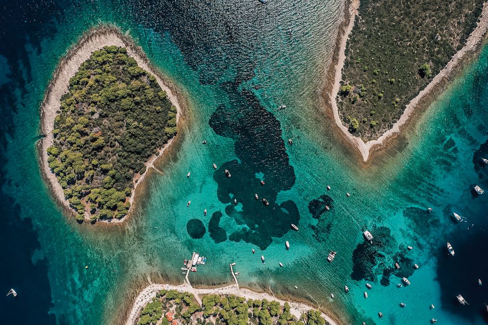 Split: Blue Lagoon and 3 Islands Speedboat Tour - Trogir UNESCO Old Town: A Fast, Worth-It Historic Walk