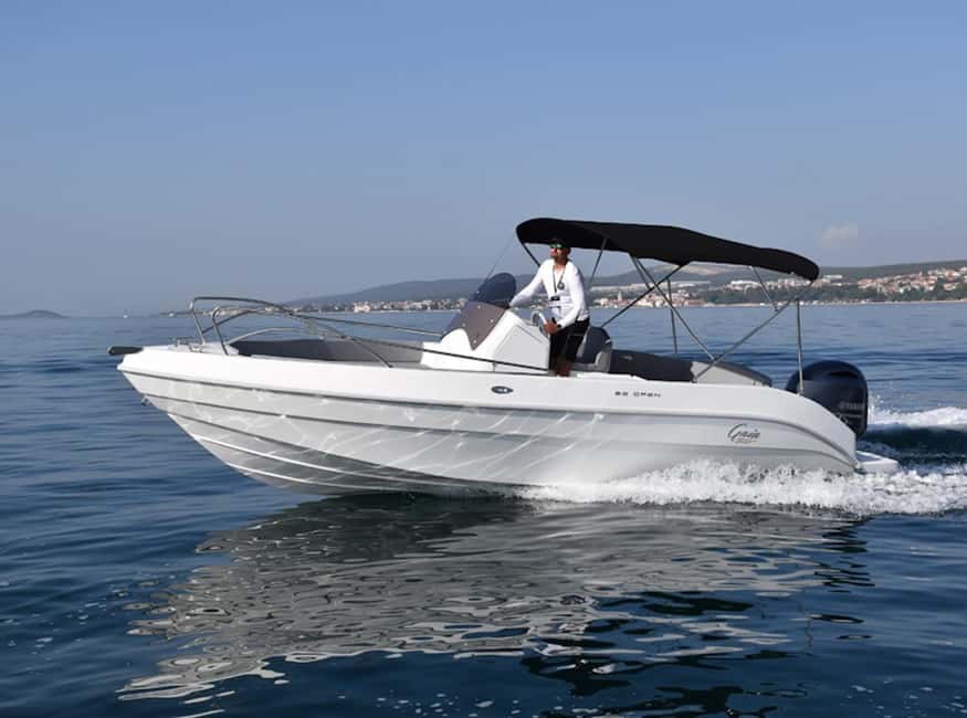 Split: Blue Lagoon and 3 Islands Tour - A 5-Hour Speedboat Loop: Trogir, Blue Lagoon, and Maslinica