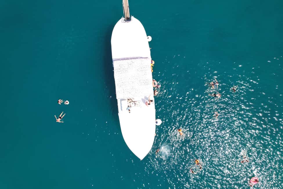 Split: Blue Lagoon and Šolta Boat Tour with Lunch and Drinks - Nečujam Bay and the Kontesa Shipwreck: The Snorkel Moment With a Story