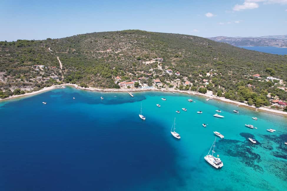 Split: Blue Lagoon and Šolta Boat Tour with Lunch and Drinks - Drinks, Deck Options, and How to Stay Comfortable