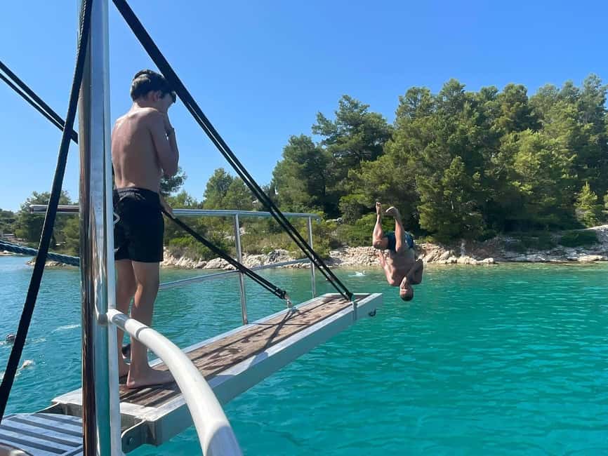 Split: Blue Lagoon and Šolta Boat Tour with Lunch and Drinks - Stobreč vs Split: How Your Day Starts and Why It Changes the Feel