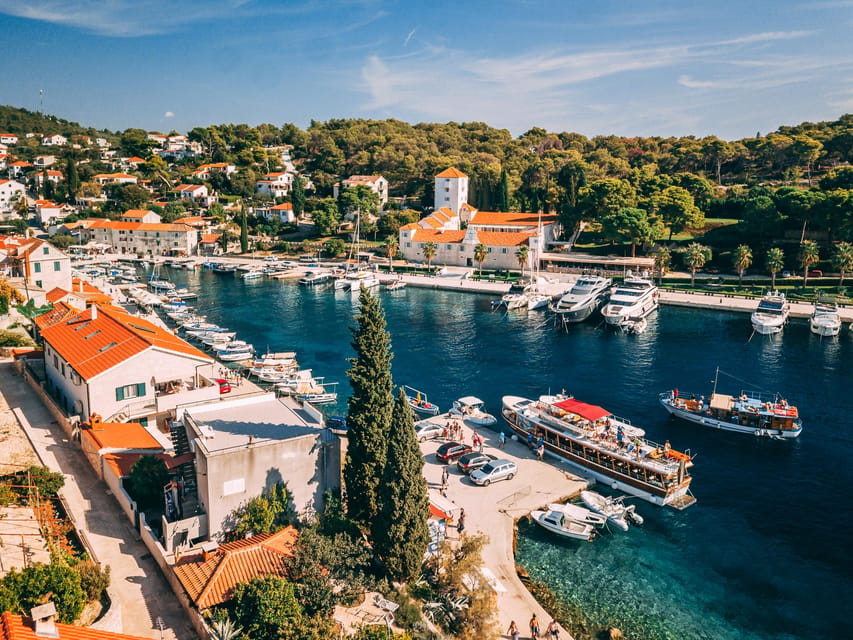 Split: Blue Lagoon, Shipwreck and Šolta with Food and Drinks - The sail to Blue Lagoon: plan your sun strategy
