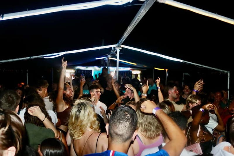 Split: Boat Crawl with Nightclub Access, Shots, & Boat Party - Who Should Book This and Who Might Want to Pass