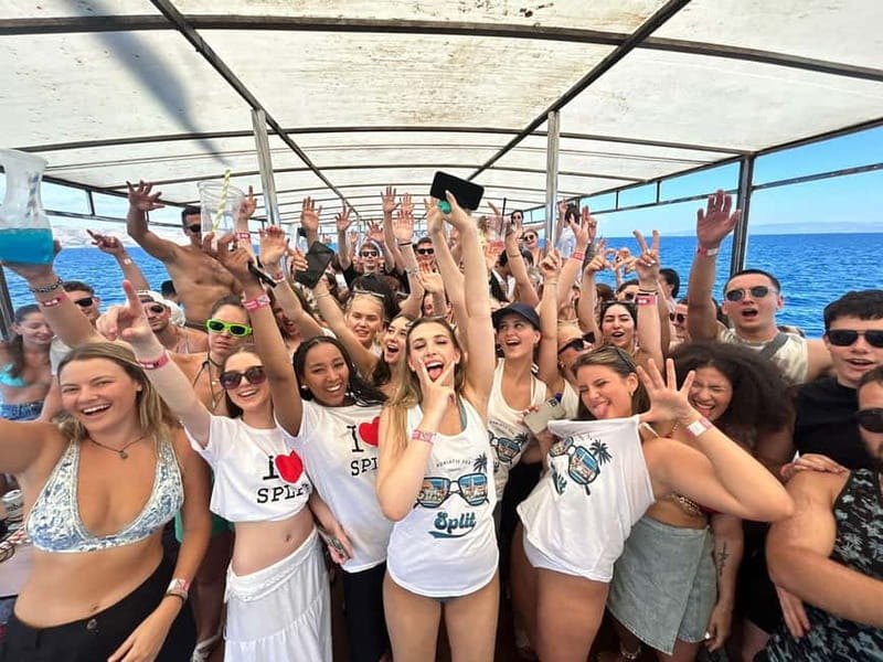 Split: Captain’s Boat Party – Blue Lagoon, DJ & Free Shots - From ROOF 68 to 7:00 pm: how the timing really works