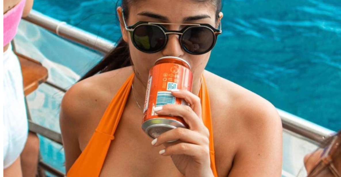 Split: Captain’s Boat Party – Blue Lagoon, DJ & Free Shots - Free nightclub entry: how it turns into a night plan