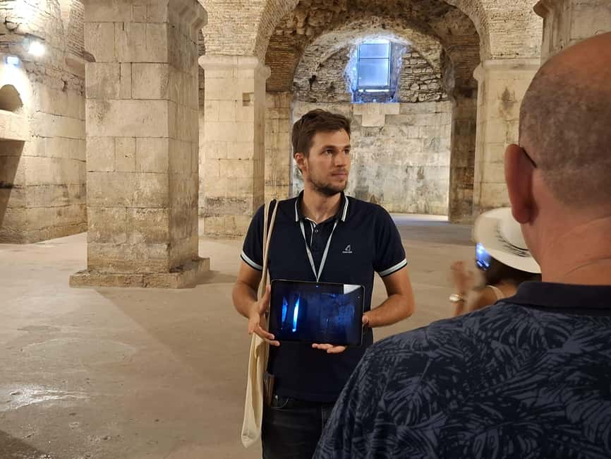 Split: City Walking Tour w/ Game of Thrones Locations - Finding the Golden Gate start point (and keeping your bearings)