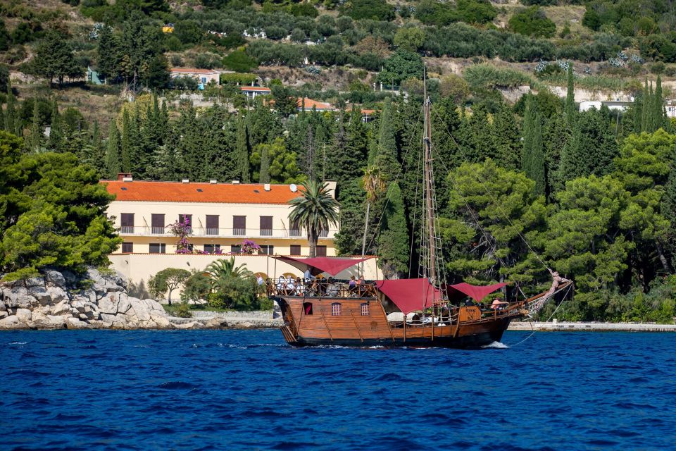 Split: Cruise on Columbo's Pirate Ship "Santa Maria" - Onboard Drinks: Wine Included and the Boat Bar Mood