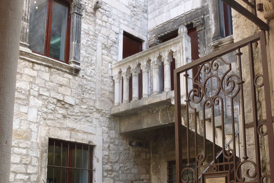 Split: Game of Thrones Tour with Diocletian's Palace Cellar - Meeting on the Riva: start here so you don’t stress
