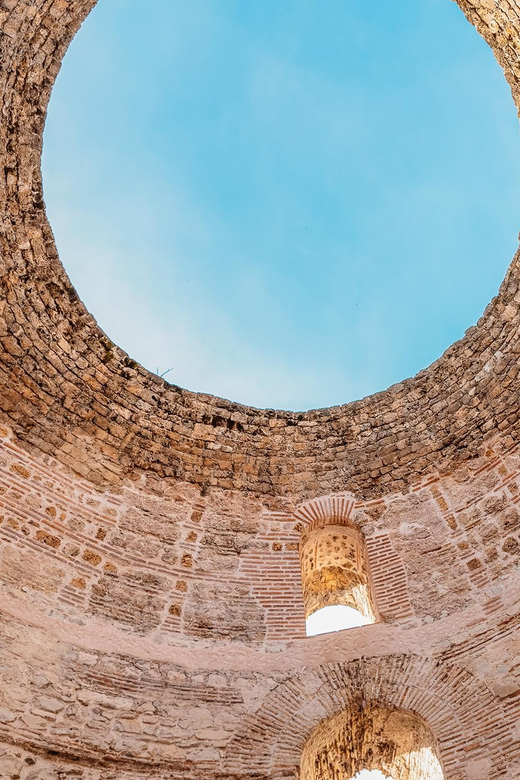 Split: Group or Private Walking Tour with Art Historian - Reading the palace rooms: Street Let Me Pass, Vestibul, and Triklinij