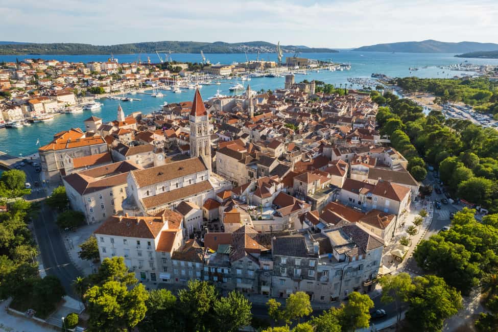 Split: Half-Day Blue Lagoon, Shipwreck, and Trogir Boat Tour - The boat experience: modern, fast, and sometimes bumpy