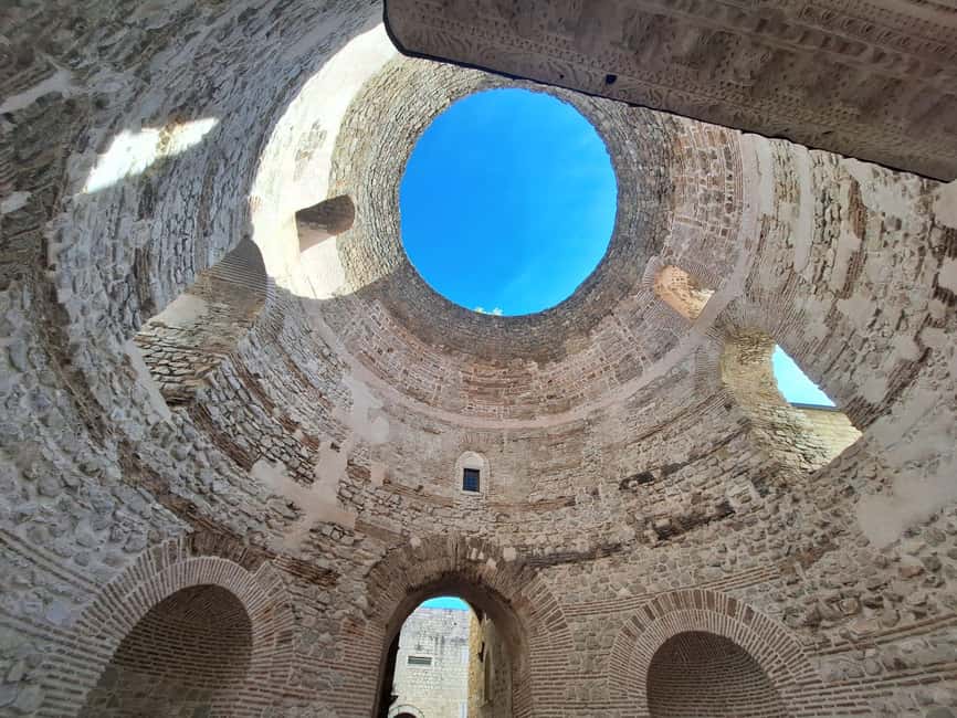 Split: History Walking Tour of the Old Town - Temple of Jupiter and the Sphinx Entrance Story