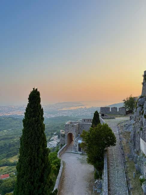 Split: Klis Sunset Sightseeing Bus Tour - Fortress of Klis: How the Walk Feels and What You’ll Actually See