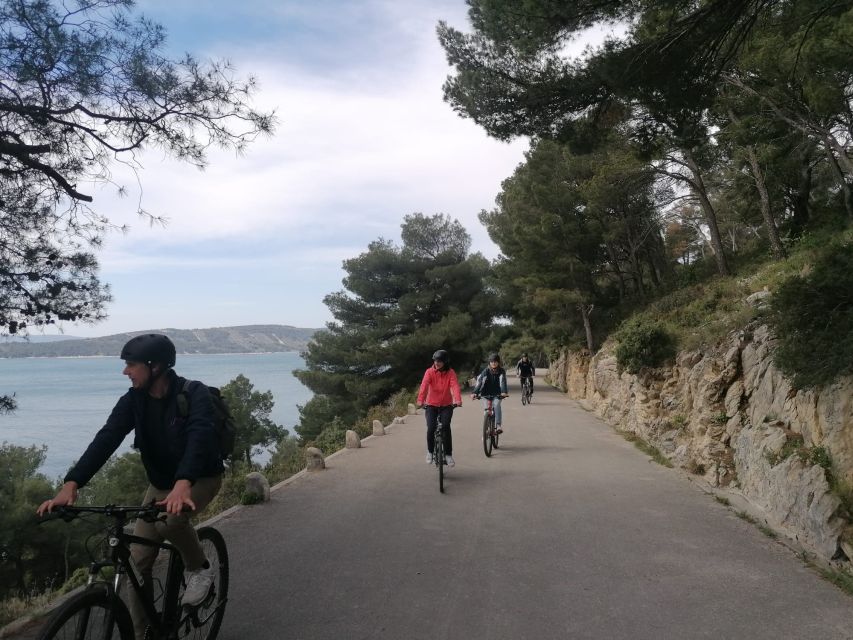Split: Old Town Guided Bike Tour with Poljud Stadium - Riding Split’s Old Town: legends, lanes, and the feel of daily life