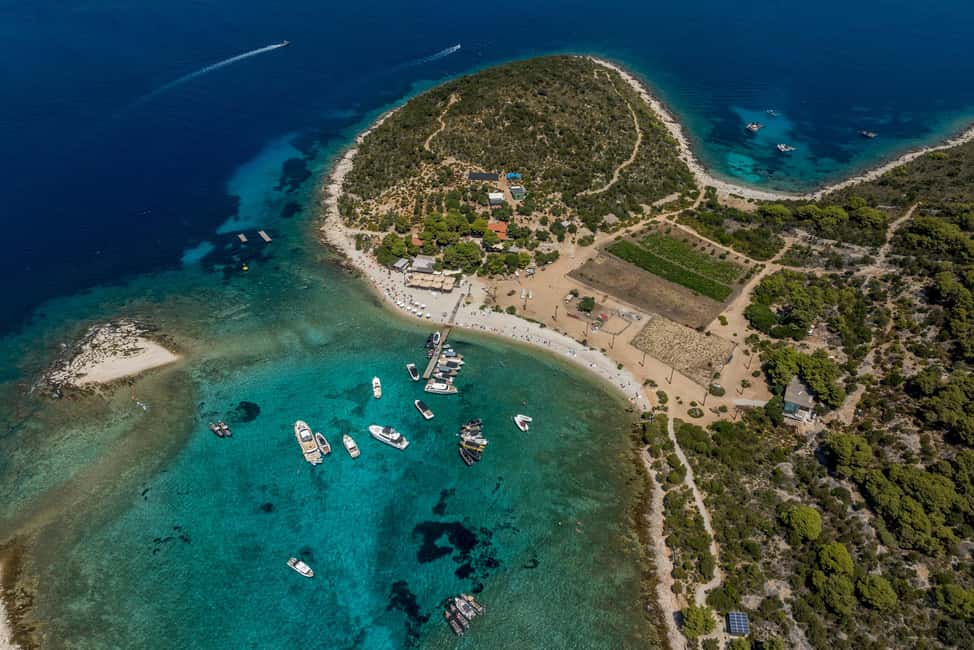 Split or Trogir: Blue Cave, Vis, and Hvar Speedboat Day Trip - Guides and Crew: The Day Runs on People Skills