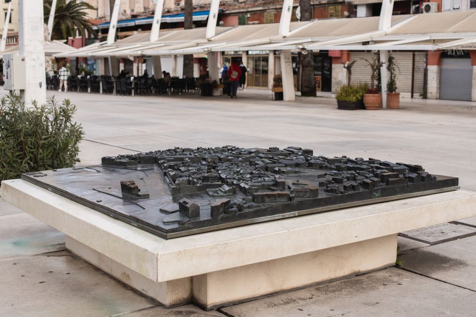 Split: Palace & Old Town Private Walking Tour-Entrance incl. - Squares That Feel Like Venice: Narodni trg (Pjaca) and Old Town Center Life