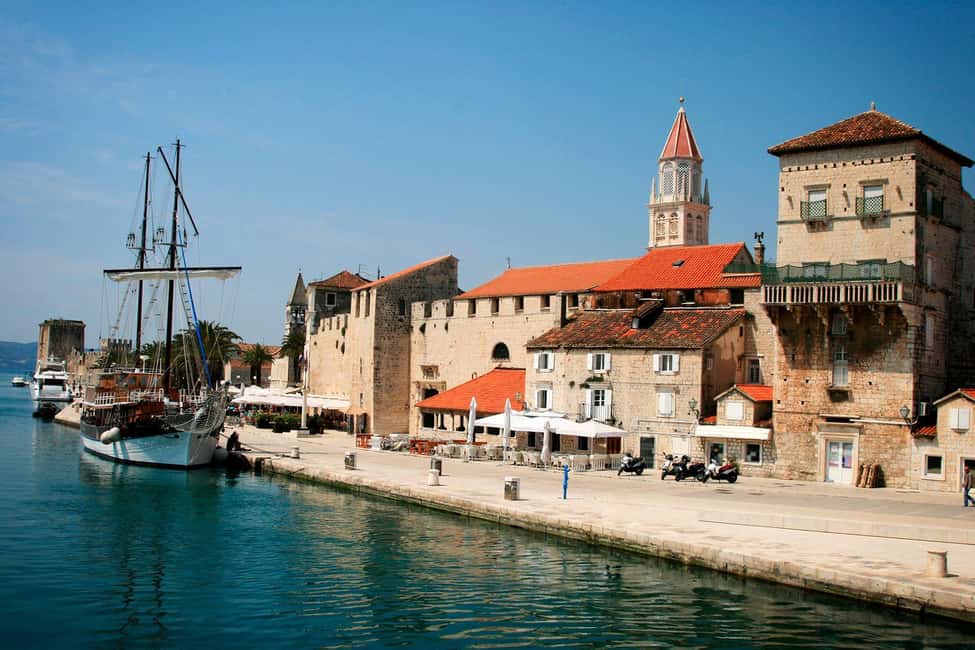 Split: Private Blue Lagoon 3 islands with speed boat - Stop 1: UNESCO Trogir for 1.5 Hours (Coffee and Tower Views)
