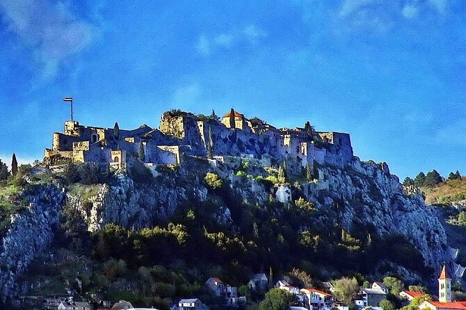Split Private Tour: Klis, Salona & Trogir - Half a Day - Guide impact: why punctual, talkative help matters on a short day