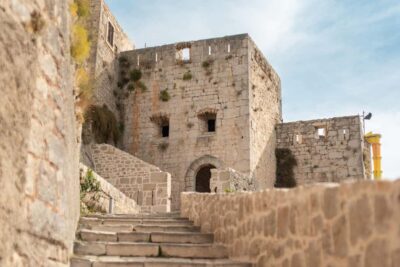 Split: Private tour to Klis Fortress and Vranjača cave - Stella Croatica: olive oil culture you can taste and take home