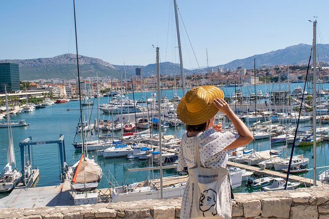 Split Private Tour with Professional Photos - Riva Harbor: palm trees, holiday smiles, and a fast photo rhythm