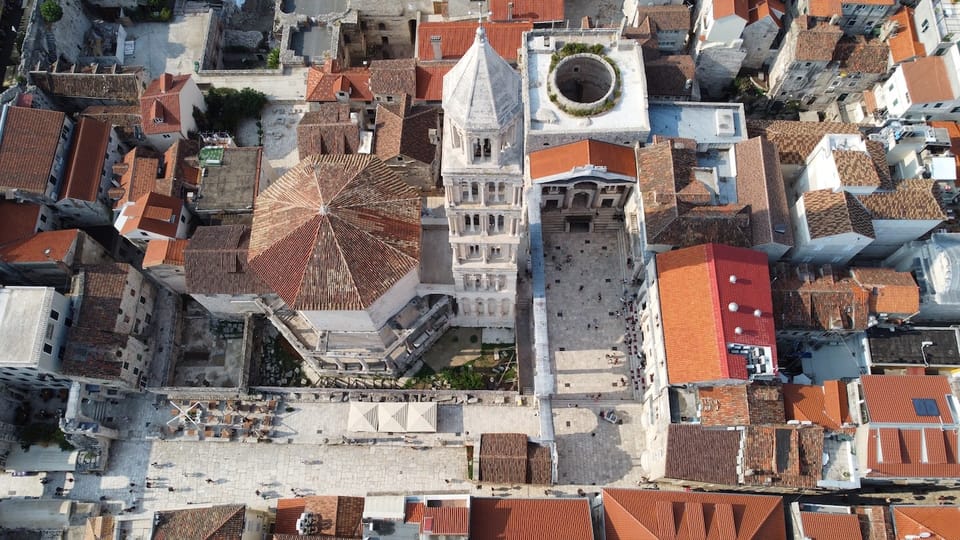 Split: Private Walking Tour for Families with kids (5-17y) - The Riddle Finish With Sweets and Chocolate