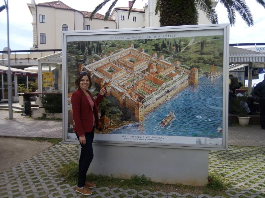 Split: Private Walking Tour in the Historical Town Center - The medieval neighborhood outside the palace: Squares that explain politics