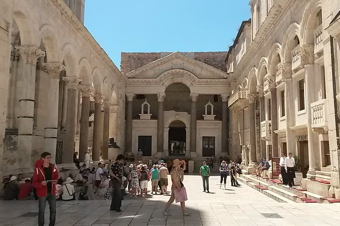 SPLIT-PRIVATE Walking Tour of Diocletian's Palace & Old Town - The Golden Gate, Peristyle, and Vestibulum: Turning Landmarks Into Orientation