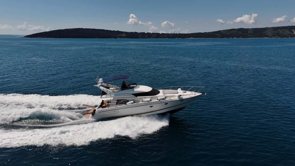 Split: Private Yacht Day Trip - Comfort Between Swim Sessions: Showers, Towels, Music, and Wi‑Fi