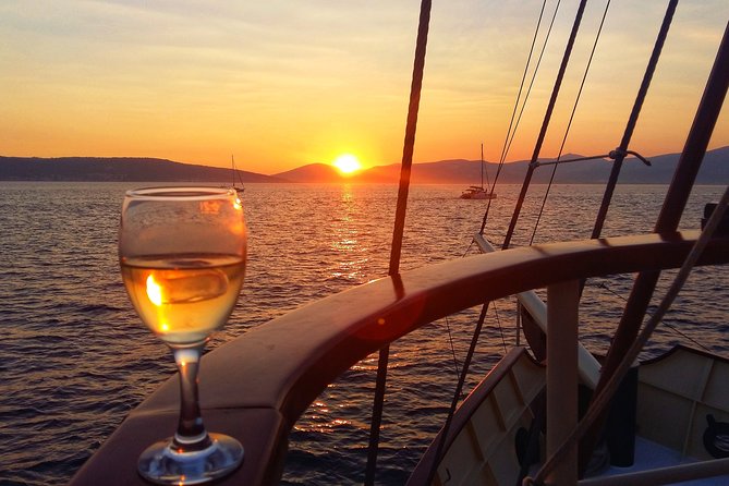Split Sunset Cruise With Live Music - A Sunset Yacht Slot on Split’s Waterfront