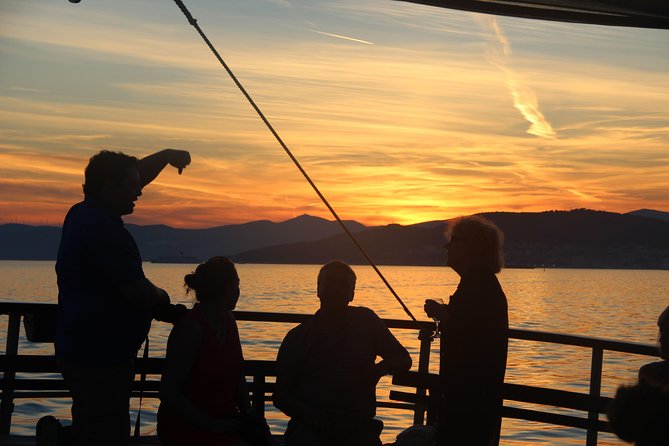 Split Sunset Cruise With Live Music - Live Music on Board: Romantic Tone With a Dance Shift