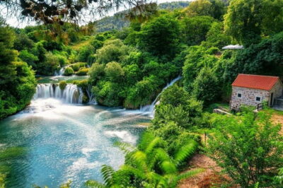Split to Dubrovnik private transfer via Ston and picture stops (and vice versa) - The Route Options: Direct vs. Stopovers