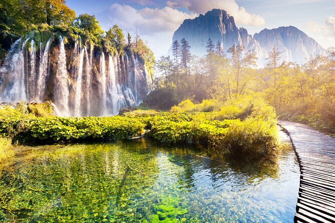 Split to Plitvice Lakes Private Tour with Local Guide - Lower Lakes (Donja Jezera) and Veliki Slap: travertine cascades in a limestone canyon