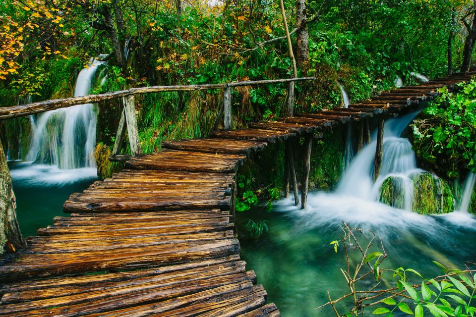 Split: Transfer to Zagreb with Plitvice Lakes Entry Tickets - Why this Split–Zagreb transfer makes sense with Plitvice in the middle