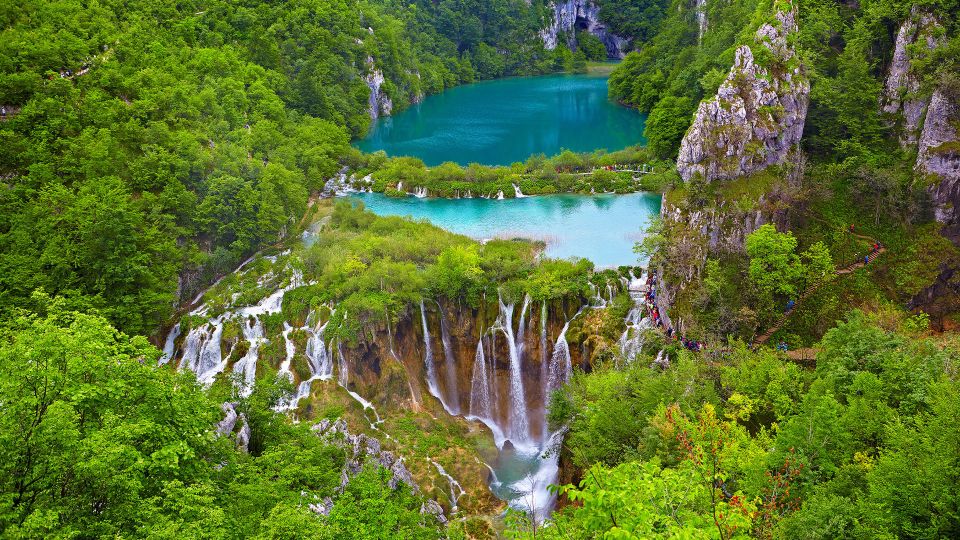 Split: Transfer to Zagreb with Plitvice Lakes Entry Tickets - Meet-up points, bus ride comfort, and what the schedule really feels like