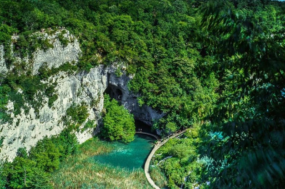 Split/Trogir to Zagreb: Private Transfer with Plitvice Lakes - Lower and Upper Lakes: how the walking feels in real life