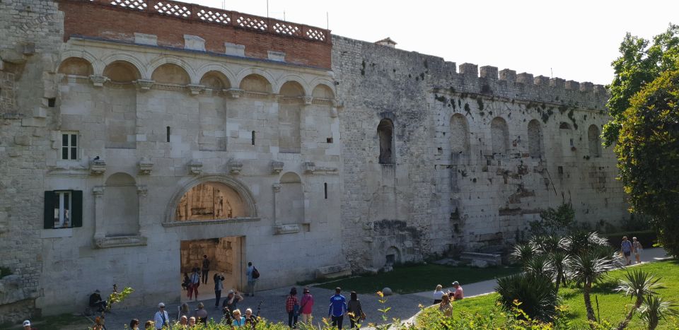 Split: Walking tour of Split with a 'Magister' of History - Diocletian’s Palace core: Peristyle and the icons you can finally place