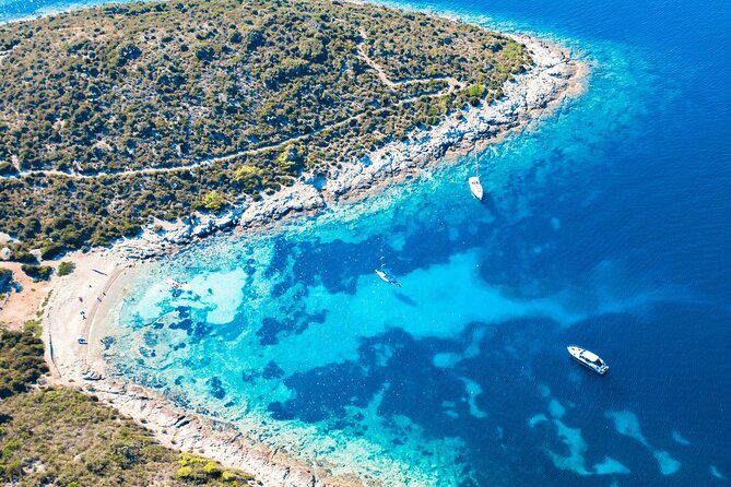 VIS Island (Mamma Mia Island) PRIVATE TOUR - Stončica Lighthouse: Short, Scenic, and Good for a Photo Break