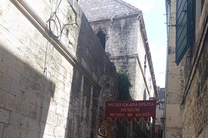 Walk through Split with an archeologist - Timing Tips for a Smooth Two-Hour Walk